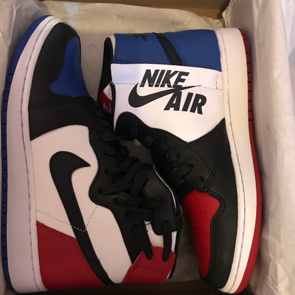 Air jordon 1 Rebel Top 3 wmns